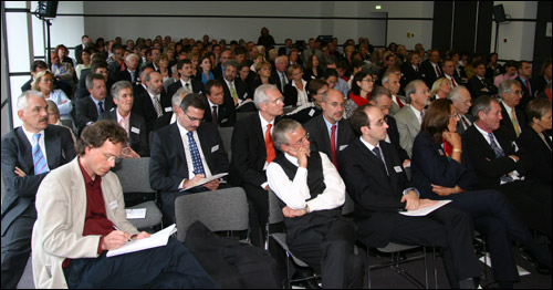 250 Teilnehmern des Internationalen Fairness-Forums 2006