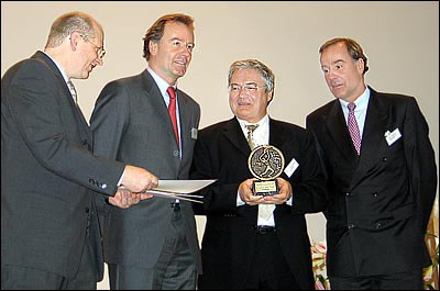 Deutscher Fairness Preis 2005 an die Zwillingsbrüder Dr. Andreas und Dr. Thomas Strüngman