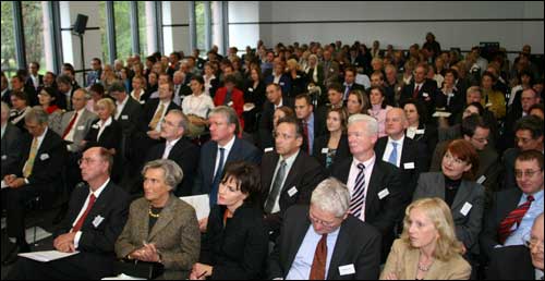 von r.n.l.: Prof. Dr. Berthold Leibinger, Doris Leibinger, Dr. Nicola Leibinger