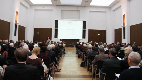 Dr. Copray dankte in seinem Schlusswort dem Engagement und den Beiträgen der Redner Prof. Dr. Conen, Prof. Dr. Dietrich Dörner und Thomas Jorberg